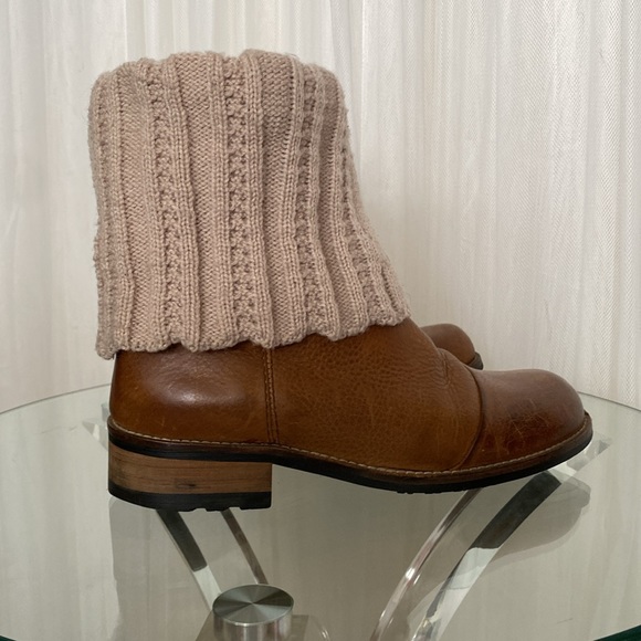 Kodiak Chelsea ankle distressed leather boots, colour cognac/tan knit top Size 7 - Picture 5 of 16